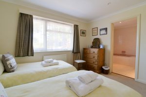 Tamarisk twin bedroom