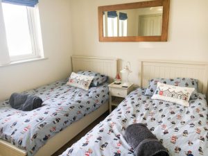 Twin bedroom at Tadpoles